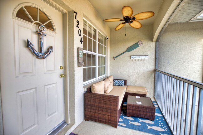 Building Photo - Annual or Seasonal Furnished Second Floor ...