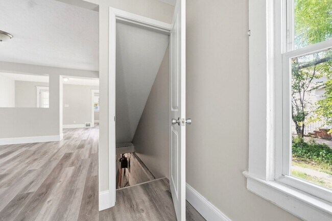 Foto del edificio - Newly Renovated 2 Bedroom Single Family Home