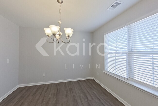 Building Photo - 138 Western Red Cedar Dr