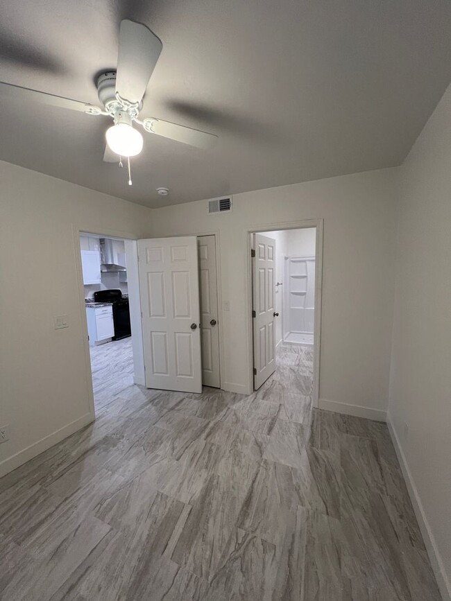 Building Photo - Charming Fully Remodeled 1 Bedroom 1 Bath ...