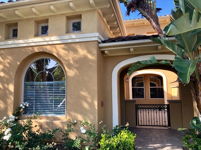 Foto del edificio - Wow, A Woodbury 3 BD, 2.5 BA Townhome