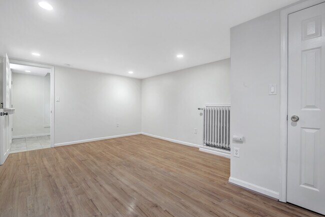 Foto del edificio - 5900 2nd Pl NW