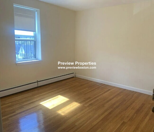 Foto del edificio - 180 N Beacon St
