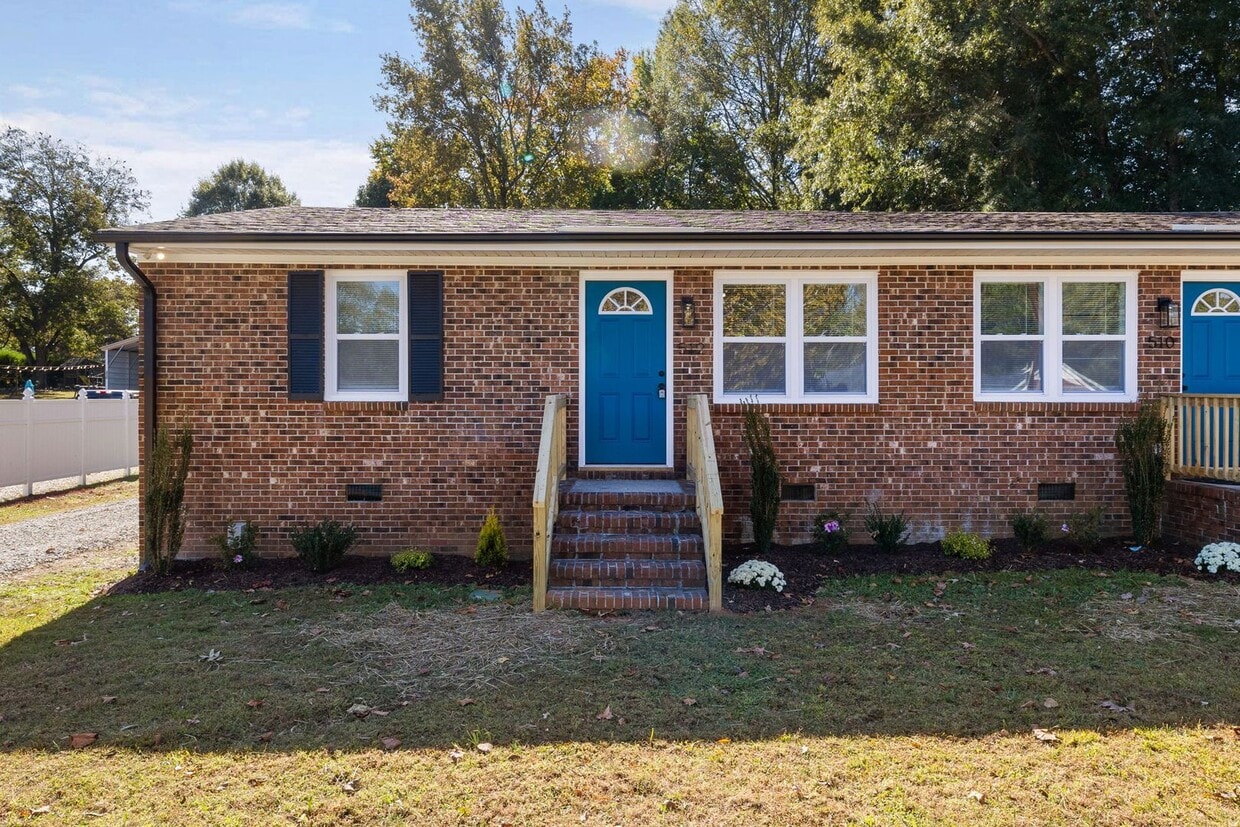 Foto principal - 512 E Branch St