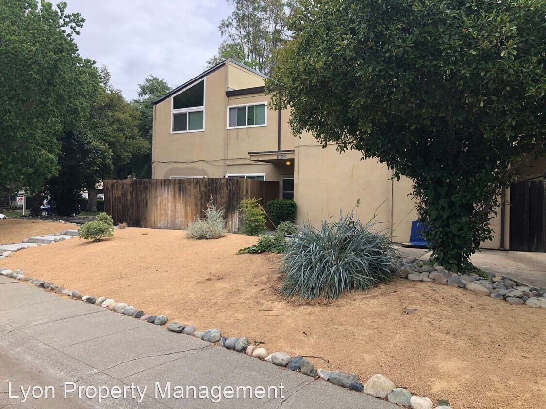 Primary Photo - 1502 Drake Dr