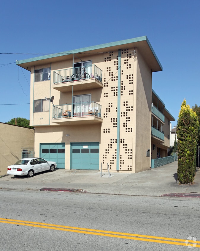 Primary Photo - 619 Linden Ave
