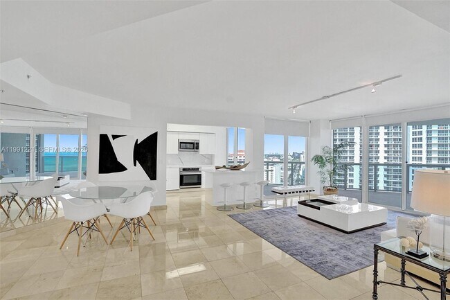 Foto del edificio - 6301 Collins Ave