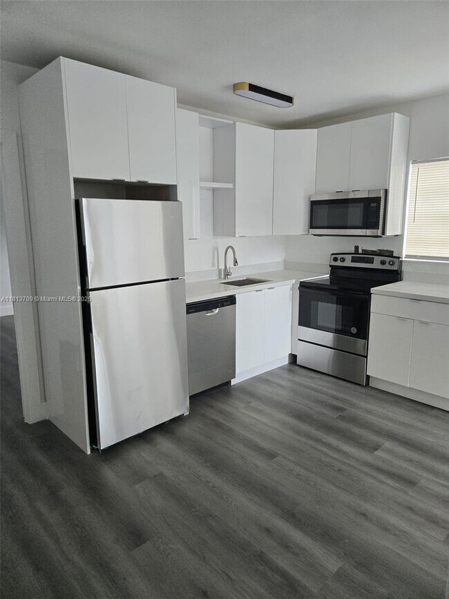 Foto del edificio - 2617 NW 23rd Ave