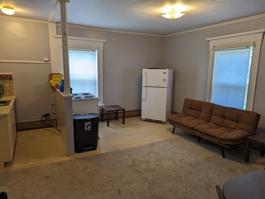 6169 Memorial Dr Unit Apt 2 6149, Lyndonville, VT 05851 Apartments in