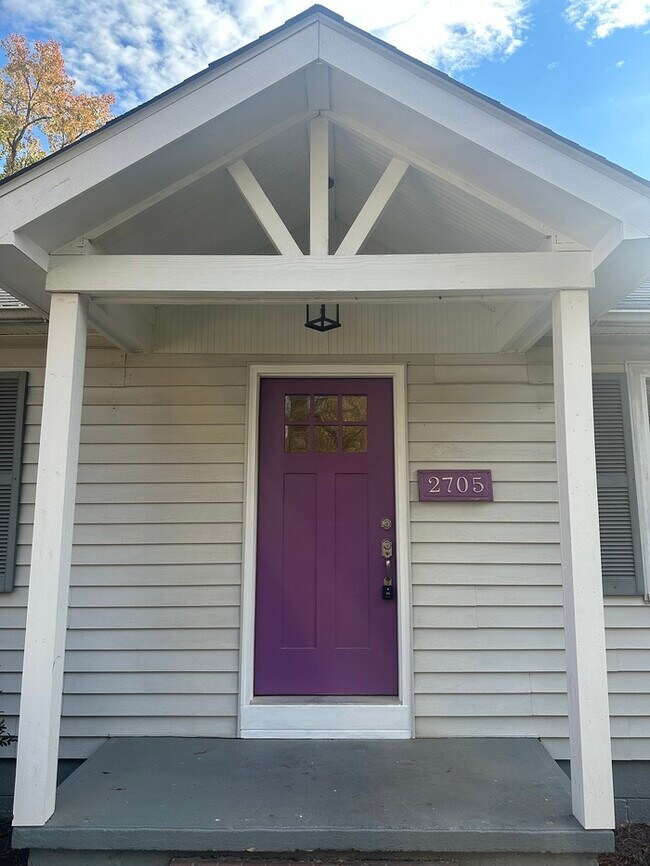 Building Photo - Like New Ranch - Minutes to Downtown Raleigh