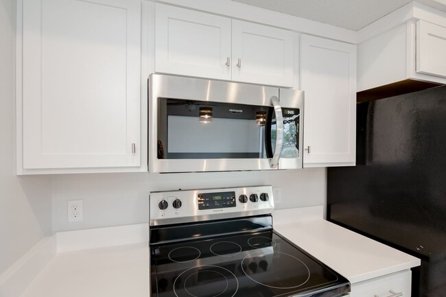 Building Photo - 2 Bedrooms Now Available