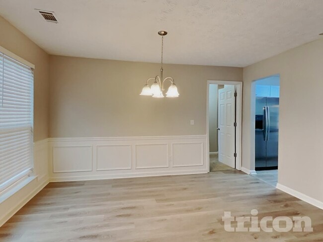 Building Photo - 1049 Octavia Ct