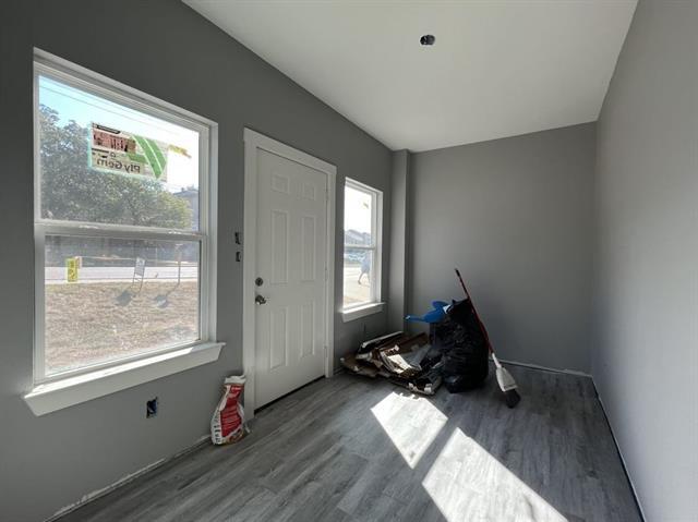 Building Photo - 2109 N Elm St