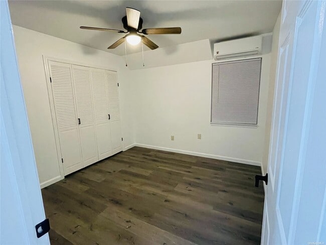 Building Photo - 521 Beach 63rd St