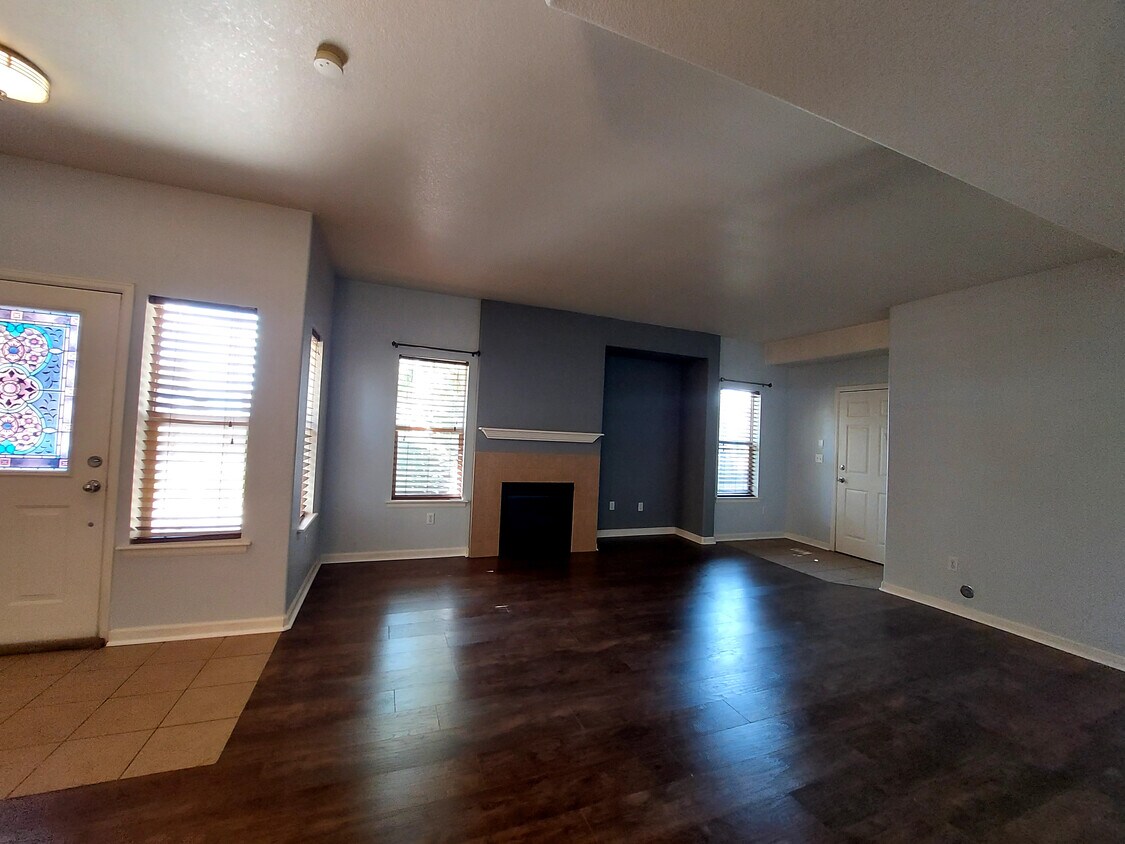 Foto principal - 5800 Tower Rd