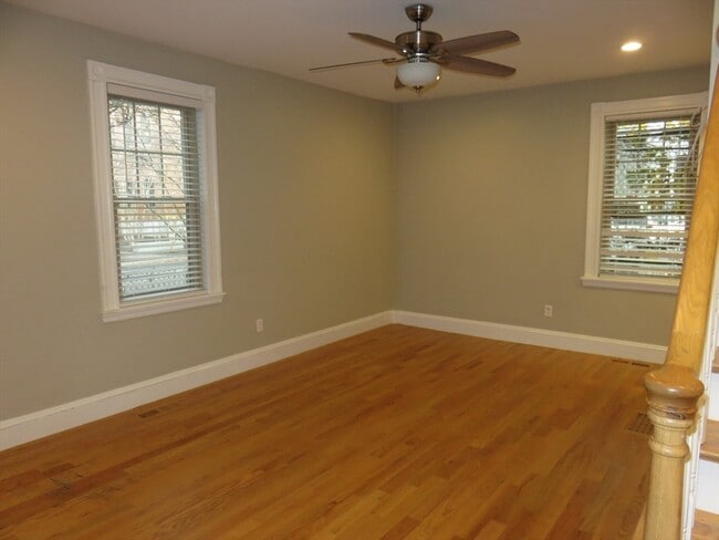 Building Photo - 192 Willow St