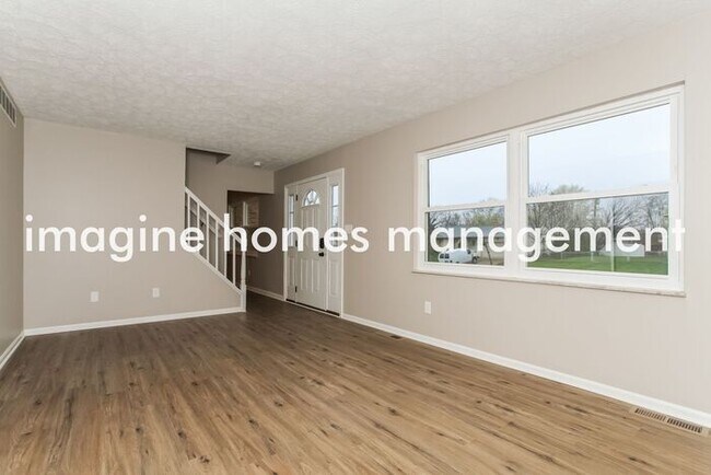 Building Photo - 1409 Hilltree Drive