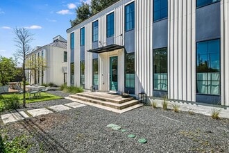 Building Photo - 1304 Navasota St