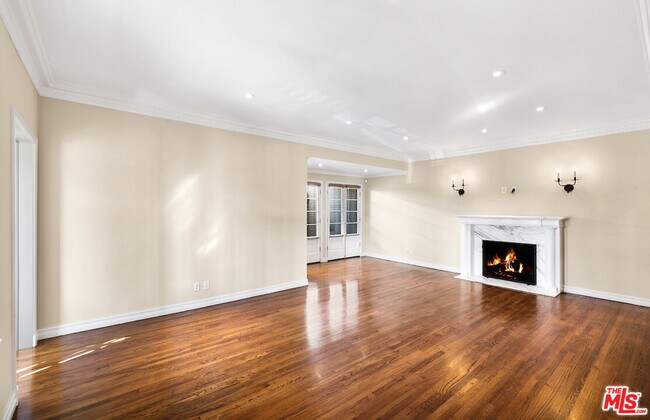 Building Photo - 179 S Rodeo Dr