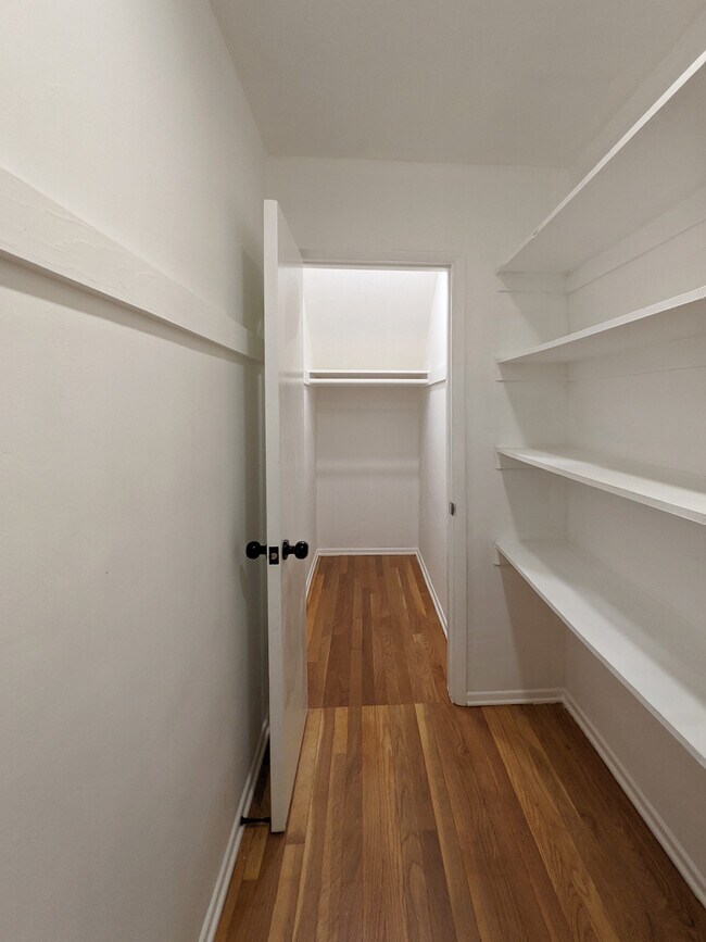 Foto del edificio - 458 S Oakhurst Dr