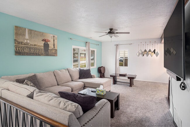 Building Photo - 9650 Sahler St