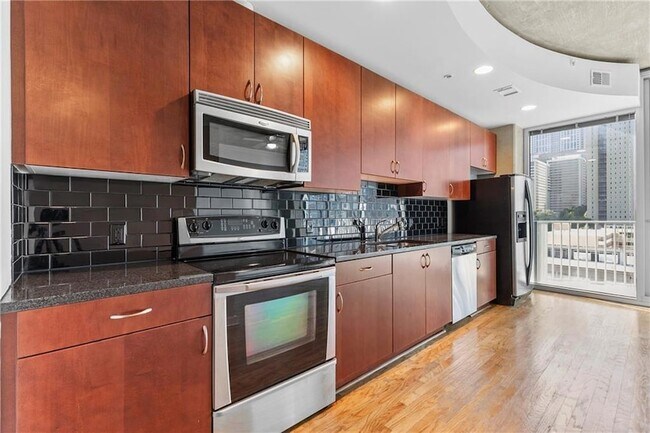 Building Photo - 400 W Peachtree St NW