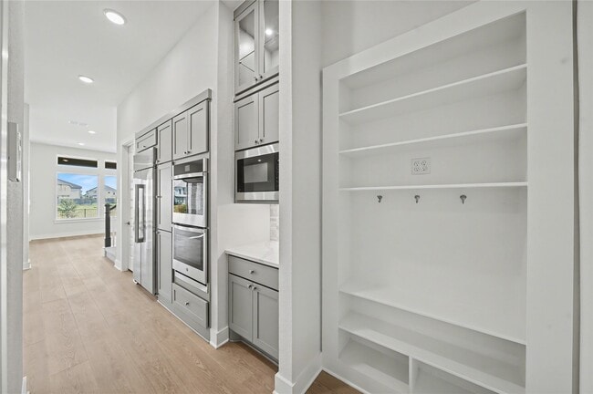 Foto del edificio - 5623 Logan Ridge Ln