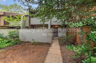 Building Photo - 1764 Wainwright Dr