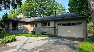 Building Photo - 2062 Glenforest Crescent