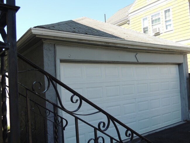 Building Photo - 27 Orvis Rd