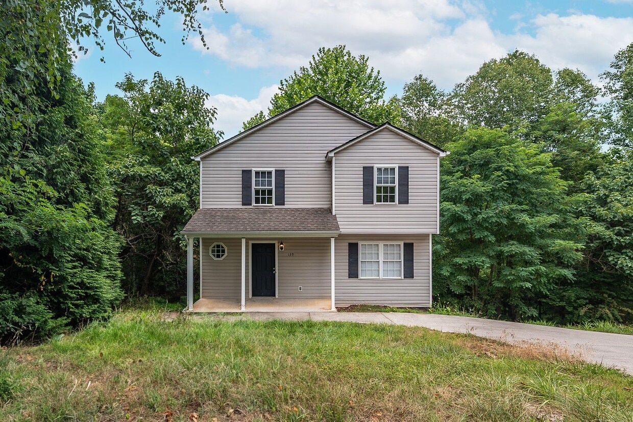 Primary Photo - 4 Bedroom Home in Lynchburg