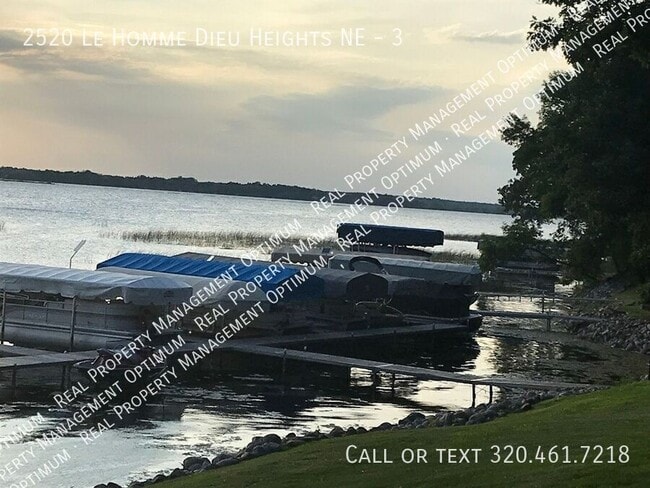Building Photo - 2520 Le Homme Dieu Heights NE