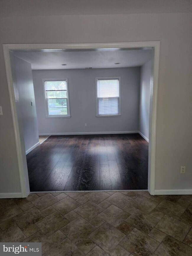 Building Photo - 901 Windsor Ct
