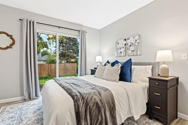 Building Photo - 53 Hollywood Ct