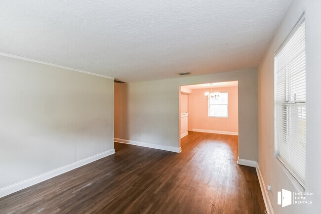 Foto del edificio - 5235 Rosselle St