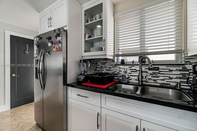Foto del edificio - 901 NW 22nd Pl