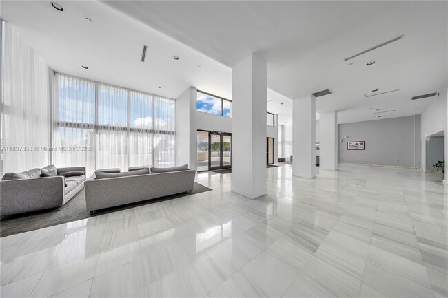 Foto del edificio - 801 N Venetian Dr