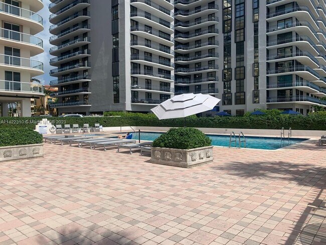 Building Photo - 8855 Collins Ave