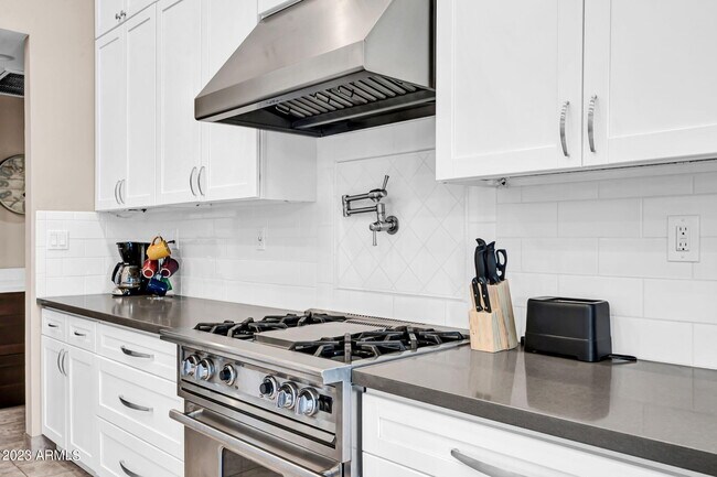 Foto del edificio - 4041 E St Joseph Way