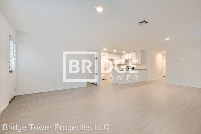 Building Photo - 4 br, 2 bath House - 407 Butterfly Bush Court