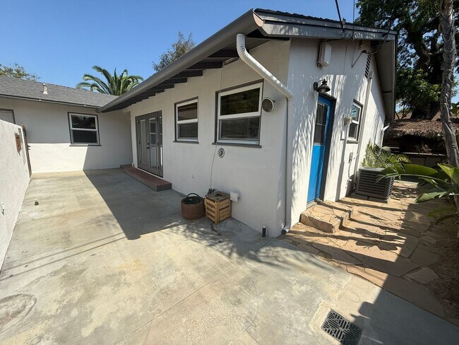Foto del edificio - Charming 3BR/1.5BA Home for Rent in San Ca...