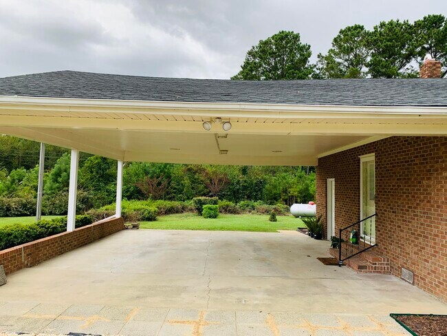 Building Photo - 3006 Lester Mills Rd