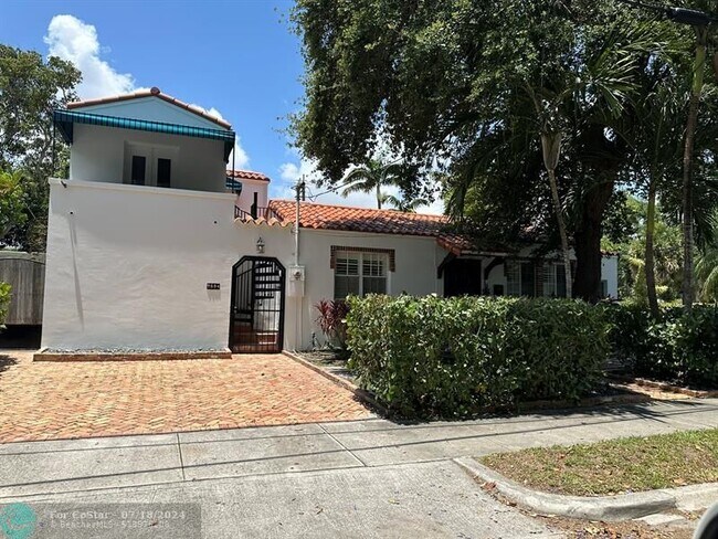 Building Photo - 7534 NE 6th Ct