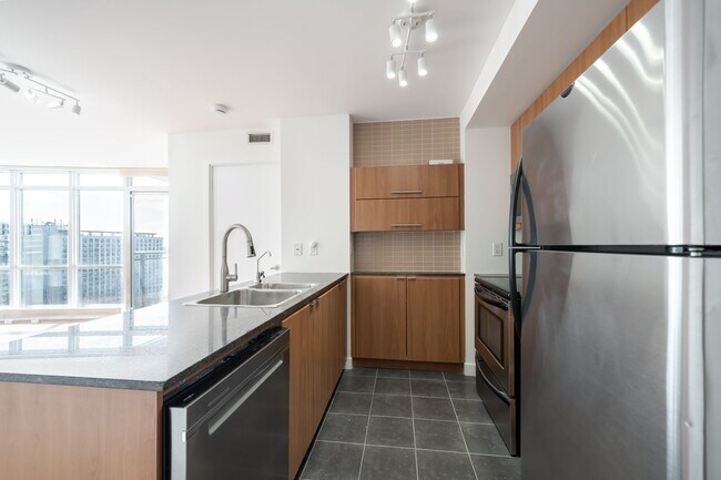 Building Photo - 11 Brunel Ct