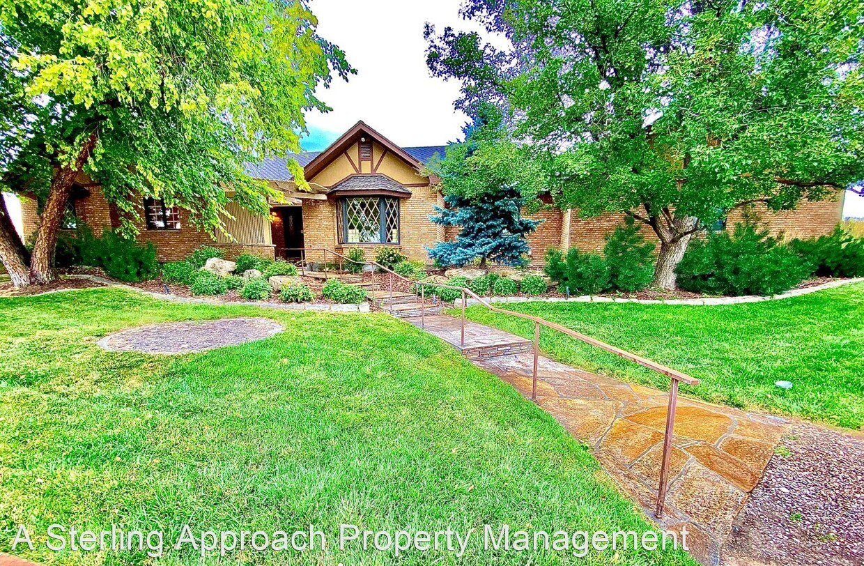 Primary Photo - 3 br, 2.5 bath House - 9070 W Brookside Lane