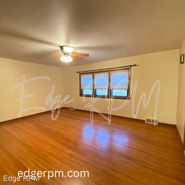 Building Photo - 2 br, 1.5 bath House - 116 7th Ave SE