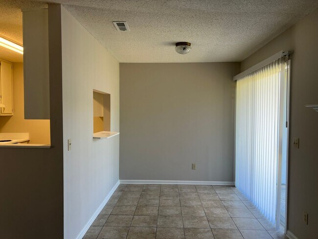 Building Photo - 147 Woodfield Pl