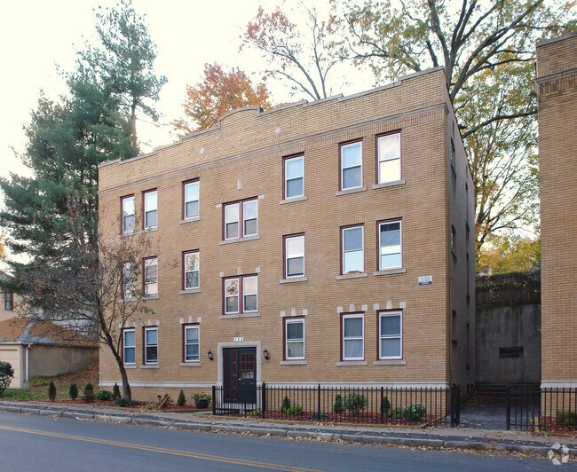 South Whitney MixedUse Apartments in Hartford, CT