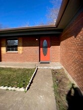 Building Photo - 609 E Centennial St