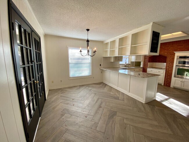 Foto del edificio - MOVE-IN SPECIAL: Spacious 3/2/2 in Woodlan...